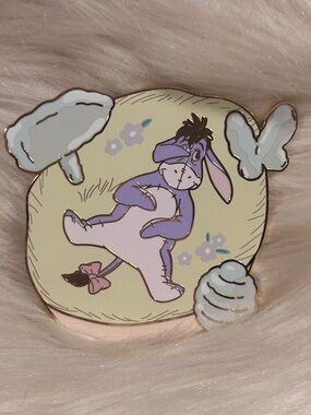 Pink a la Mode EEYORE Disney Classics Head in the Clouds Mystery Jumbo Pin PALM